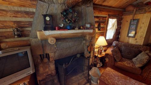 Red River House | Cabin By The Creek With High Speed Wifi