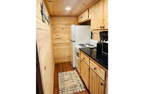 Tavares Cabin | Cabin by the Water Escape - Bring Your Boat!
