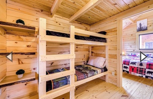 Marion Cabin | Cabin C9 in private gated resort.