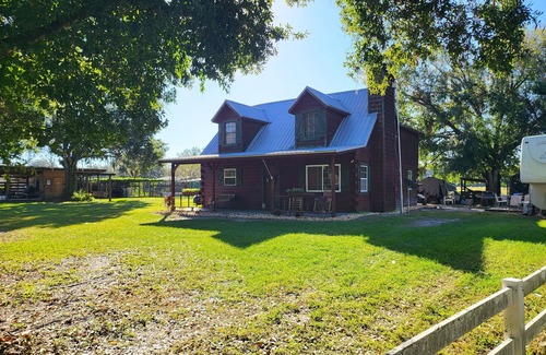 Dover Cabin | Cabin close enough but far enough to be peaceful