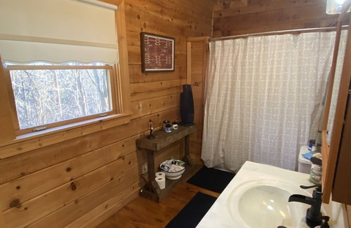 Jasper Cabin | Cabin Getaway - Wonderful Views - Lots to do - local wineries