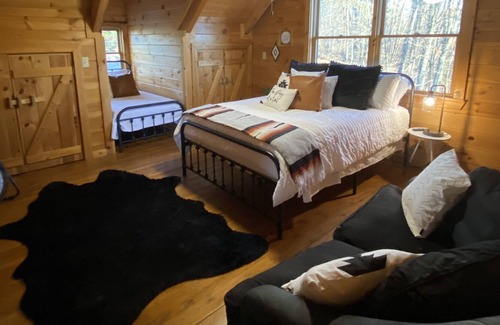 Jasper Cabin | Cabin Getaway - Wonderful Views - Lots to do - local wineries