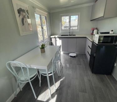 Wagga Wagga Apartment | Cabin in Central Wagga