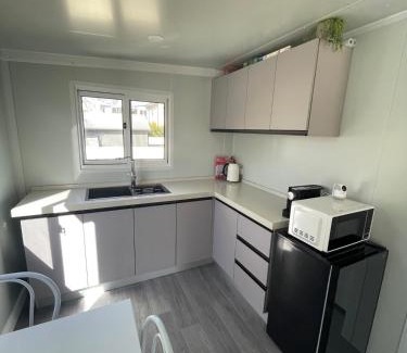 Wagga Wagga Apartment | Cabin in Central Wagga