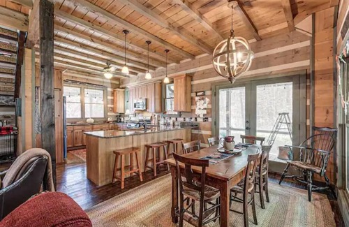 Lancaster Cabin | Cabin in The Cove II, Center Hill Lake, TN.