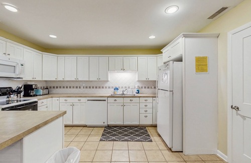 West Beach Cabin | Cabin in the maritime forest with pool and golf on-site - walk to the beach