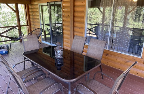 Cascade House | Cabin in the Pines - 3 Minutes to the beach, docks or golf!