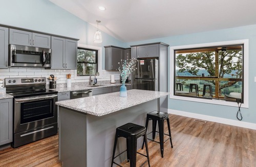 Jerome Cabin | Cabin In The Sky overlooking the Gasconade river close to Fort Leonard Wood