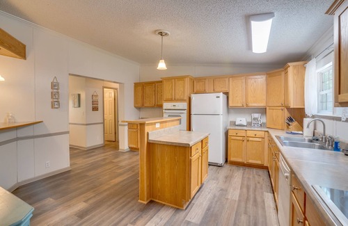 Royal Cabin | Cabin J at Safe Harbor Brady Mountain on Lake Ouachita!