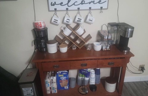 Lincoln House | Cabin Oasis in the Suburbs!