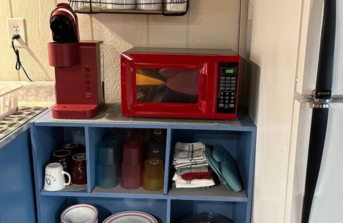 Nortonville Cabin | Cabin on a semi-private lake, cozy, quiet and peaceful!