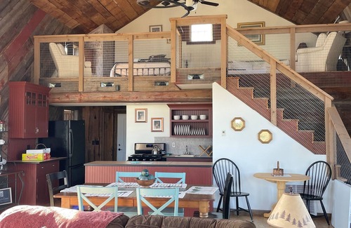 Kewaunee Cabin | Cabin on Glen Innish Farm