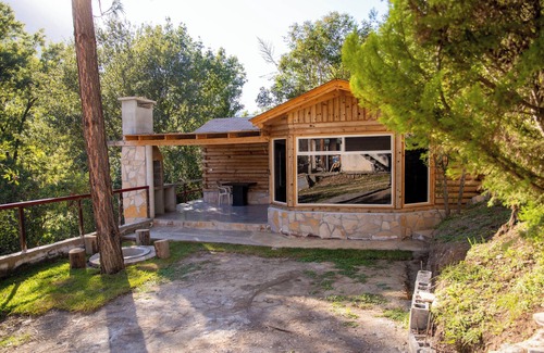 Salinas Victoria Cabin | Cabin on the edge of the mountain