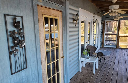 Keystone Cabin | Cabin over the Water's Edge-Stilts included
