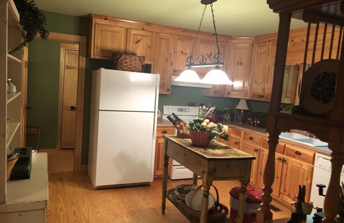 Dahlonega Cabin | Cabin Retreat at the Creek- Dahlonega, Ga