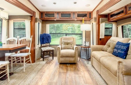 Ellijay Cabin | Cabin+RV/10acres/Stream/Seclusion/Retreat/Sleeps 6