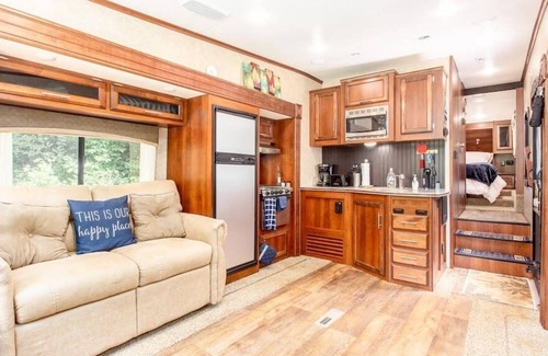 Ellijay Cabin | Cabin+RV/10acres/Stream/Seclusion/Retreat/Sleeps 6