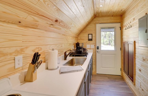 Heflin Apartment | Cabin w/Lake Access Near Talladega Nat'l Forest