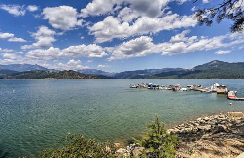 Trinity Center House | Cabin with Backyard Space - half Mi to Trinity Lake!