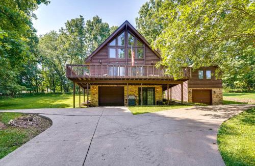 Howard House | Cabin with Deck about 3 Mi to Apple Valley Lake!