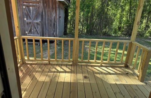 Elliott Cabin | cabin with WiFi and AC in Gore Springs for hunters/lodging/fishermen