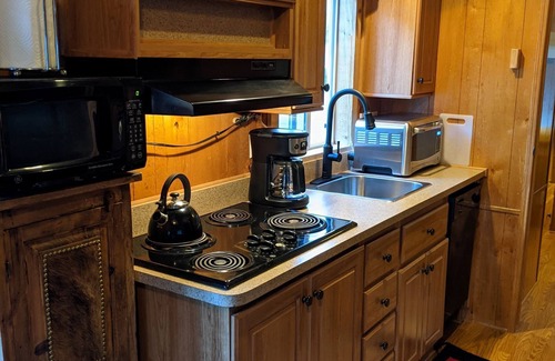 Bradley Resort | Cabins 85 acre resort. Lake San Antonio Lake Nacimiento Fort Hunter Liggett