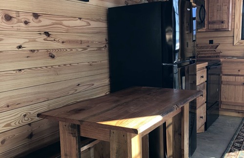 Fulton Cabin | Cabins At Midway, The Looper