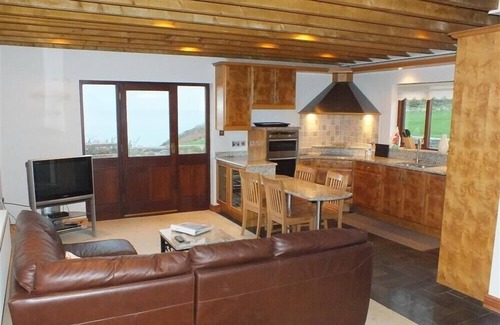 Fishguard Cottage | CABLE COTTAGE, family friendly, country holiday cottage in Fishguard