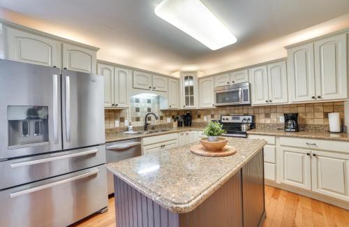 Cadiz House | Cadiz Abode with Decks, Fire Pit, and Lake Access