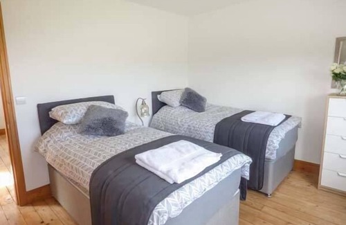 Llannefydd Cottage | CAEAU MAWR, family friendly, luxury holiday cottage in Henllan