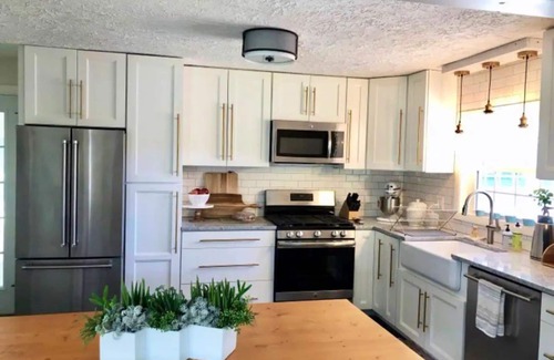 Marion House | Caitlin's Cottage - Peaceful 2BR Retreat in North Marion