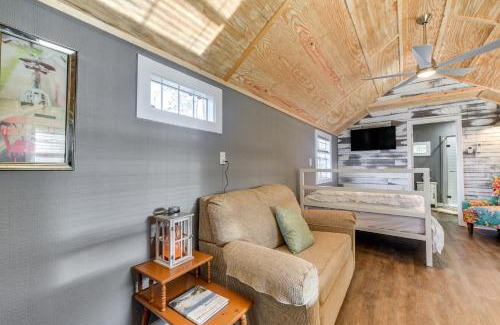 Sunset Beach Apartment | Calabash Studio Cabin, 4 Mi to Sunset Beach!