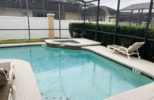 Calabay Parc House | Calabay parc 6 bedroom pool and spa villa sleeps 14 people