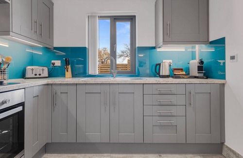 Haverfordwest Cottage | Caldey Sea View Cottage with Hot Tub- Dog Friendly