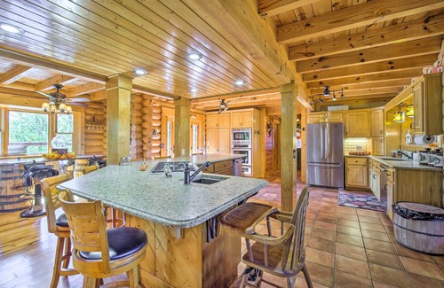 Calhoun House | Calhoun Cabin w/River View + Wraparound Deck