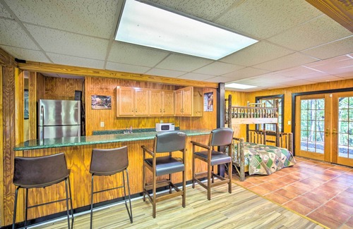 Calhoun House | Calhoun Cabin w/River View + Wraparound Deck