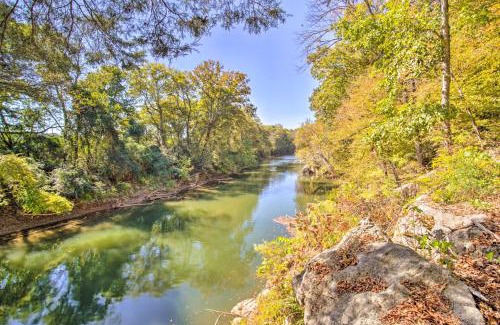 Calhoun House | Calhoun Cabin with River View and Wraparound Deck