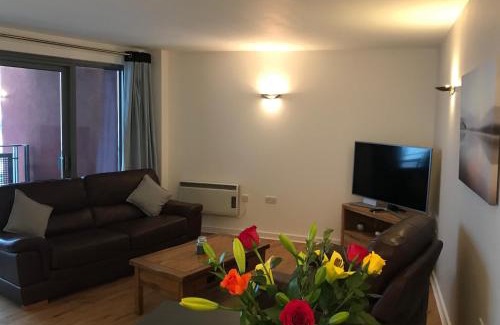 Greenwich Apartment | California Building