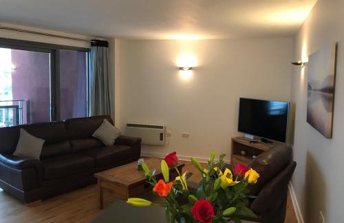 Greenwich Apartment | California Building