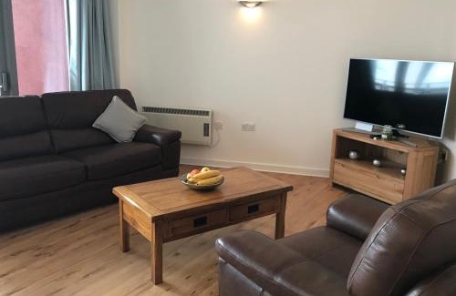 Greenwich Apartment | California Building