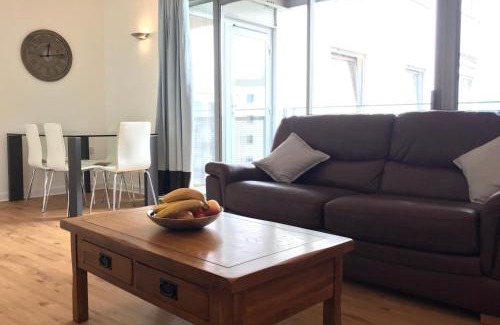 Greenwich Apartment | California Building