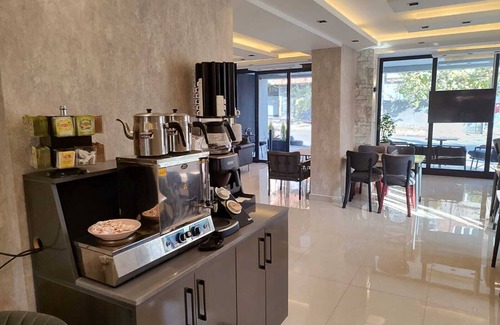 Onikisubat Apartment | Cam Suites