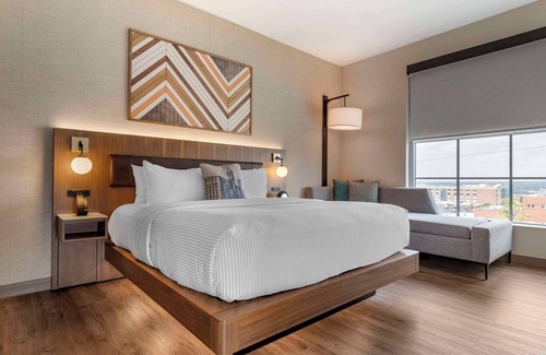 The Vista Hotel | Cambria Hotel Columbia Downtown The Vista