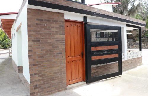 Pacho Hotel | Camellón de la Ferrería