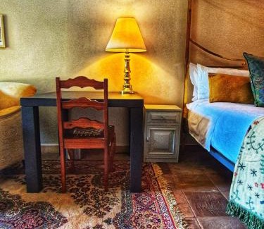 Lynnwood Ridge House | Camellia Haven