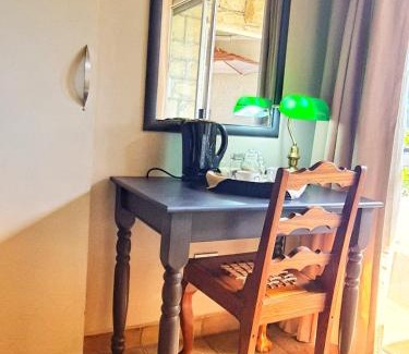 Lynnwood Ridge House | Camellia Haven