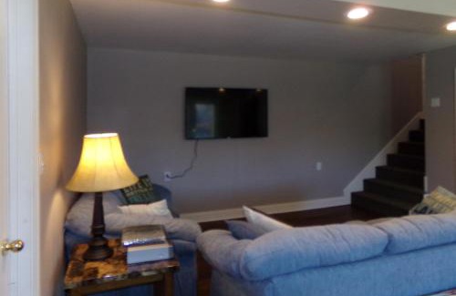 Rock Harbor House | Camp Rampe Lakefront Cabin