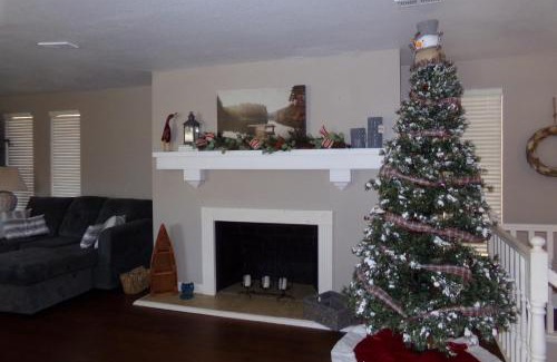 Rock Harbor House | Camp Rampe Lakefront Cabin