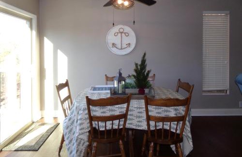 Rock Harbor House | Camp Rampe Lakefront Cabin