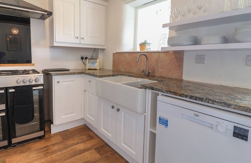 Watchet Cottage | CAMPION COTTAGE, pet friendly, with open fire in Roadwater